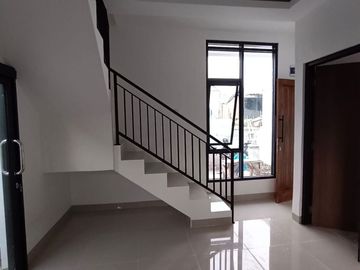 DIJUAL Rumah Premium SIAP HUNI PERUMAHAN 2 Lantai 3 KT 5 Menit Pemkot Cimahi Bandung Utara  MURAH