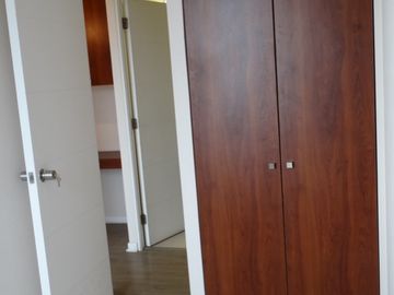 4100 UF , AMPLIO Y ACOGEDOR DEPARTAMENTO UBICADO EN LA FLORIDA 80 Mt2 Totales , 3 DORMITORIOS , 2 Baños 1 En Suite, Walking Closet