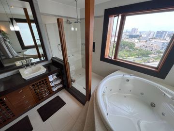 VENTA HERMOSA CASA EN CASUARINAS
