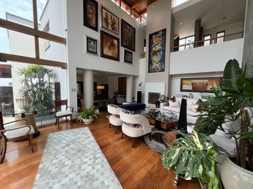 VENTA HERMOSA CASA EN CASUARINAS