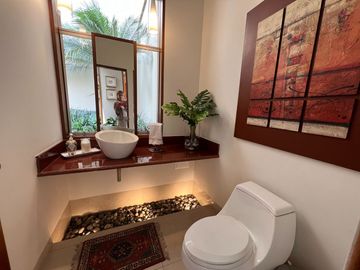 VENTA HERMOSA CASA EN CASUARINAS