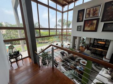 VENTA HERMOSA CASA EN CASUARINAS