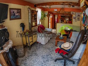 En Vicuña, venta de casa ampliada y regularizada de 3D y  1B. $49 millones