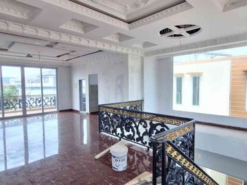 Luxury 3-storey house at Bukit Indah Sukajadi Batam Center for sale