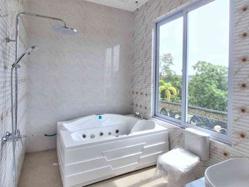 Luxury 3-storey house at Bukit Indah Sukajadi Batam Center for sale
