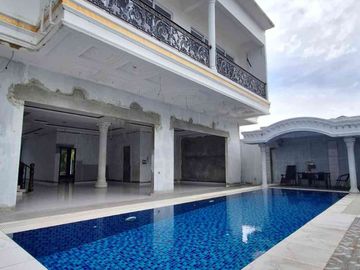 Luxury 3-storey house at Bukit Indah Sukajadi Batam Center for sale