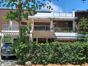 Rush‼️ Beautiful 6-Bedroom House and Lot For Sale in Antipolo City