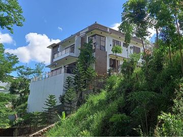 Rush‼️ Beautiful 6-Bedroom House and Lot For Sale in Antipolo City