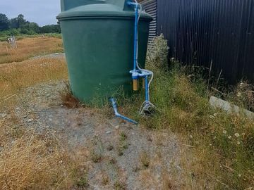 Se vende propiedad de 10.000 m2 lista para la instalación de una Fabrica o empresa en el sector de Cuchuy bajo a 13 km de Los Lagos.