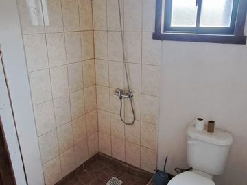 Se vende propiedad de 10.000 m2 lista para la instalación de una Fabrica o empresa en el sector de Cuchuy bajo a 13 km de Los Lagos.