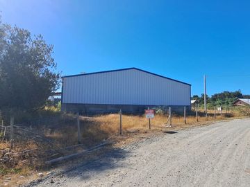 Se vende propiedad de 10.000 m2 lista para la instalación de una Fabrica o empresa en el sector de Cuchuy bajo a 13 km de Los Lagos.