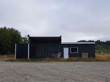 Se vende propiedad de 10.000 m2 lista para la instalación de una Fabrica o empresa en el sector de Cuchuy bajo a 13 km de Los Lagos.