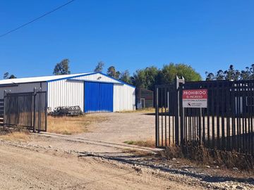 Se vende propiedad de 10.000 m2 lista para la instalación de una Fabrica o empresa en el sector de Cuchuy bajo a 13 km de Los Lagos.
