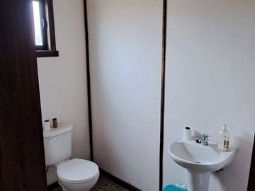 Se vende propiedad de 10.000 m2 lista para la instalación de una Fabrica o empresa en el sector de Cuchuy bajo a 13 km de Los Lagos.