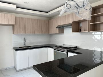 CASA NUEVA EN VENTA CAÑADAS DEL BOSQUE, Tres Marías, zona de hospitales. ARQUITECTURA MODERNA, ACABADOS DE LUJO