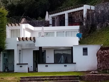 VENTA DE CASA SOBRE UN ÁREA DE TERRENO DE 1,621.77m2 EN URB. SANTA MARÍA – CUSCO