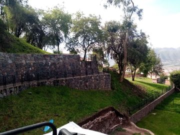 VENTA DE CASA SOBRE UN ÁREA DE TERRENO DE 1,621.77m2 EN URB. SANTA MARÍA – CUSCO
