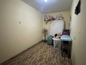 VENDO CASA FRENTE A PARQUE EN EL CALLAO PRACTICAMENTE DE ESTRENO!!