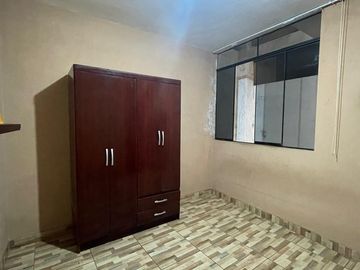 VENDO CASA FRENTE A PARQUE EN EL CALLAO PRACTICAMENTE DE ESTRENO!!