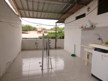 AMPLIA CASA  EN ALQUILER  AMOBLADA -URB. MIRAFLORES - CASTILLA - PIURA