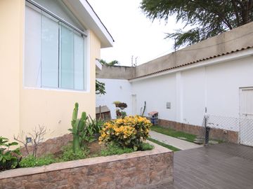 AMPLIA CASA  EN ALQUILER  AMOBLADA -URB. MIRAFLORES - CASTILLA - PIURA