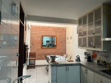 VENTA DE CASA EN LA MOLINA 316 m2 (2 pisos)