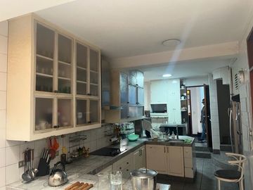 VENTA DE CASA EN LA MOLINA 316 m2 (2 pisos)