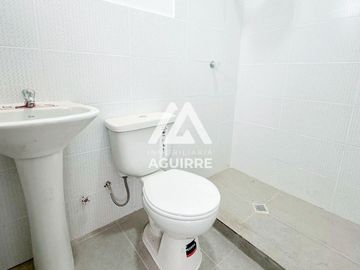 EN VENTA: Casa por estrenar en sector Av. Ferroviaria, Machala