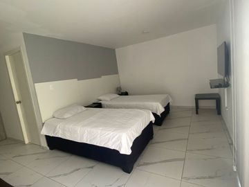 QUINTA EN VENTA  CON AMPLIO TERRENO DE 2000m2 - PARQUE JERUSALEN MALCHINGUI