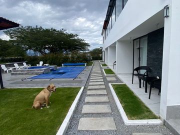 QUINTA EN VENTA  CON AMPLIO TERRENO DE 2000m2 - PARQUE JERUSALEN MALCHINGUI