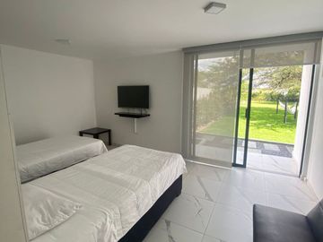 QUINTA EN VENTA  CON AMPLIO TERRENO DE 2000m2 - PARQUE JERUSALEN MALCHINGUI