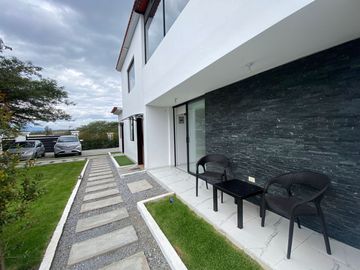 QUINTA EN VENTA  CON AMPLIO TERRENO DE 2000m2 - PARQUE JERUSALEN MALCHINGUI