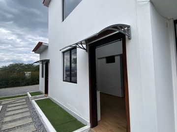 QUINTA EN VENTA  CON AMPLIO TERRENO DE 2000m2 - PARQUE JERUSALEN MALCHINGUI