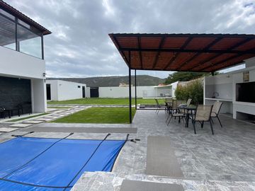 QUINTA EN VENTA  CON AMPLIO TERRENO DE 2000m2 - PARQUE JERUSALEN MALCHINGUI