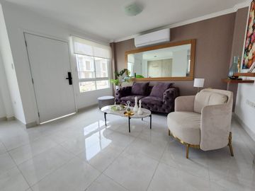 Venta de Casa 4 Dormitorios Etapa manantial/Casalaguna/ cerca Riocentro Dorado