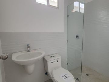 Venta de Casa 4 Dormitorios Etapa manantial/Casalaguna/ cerca Riocentro Dorado