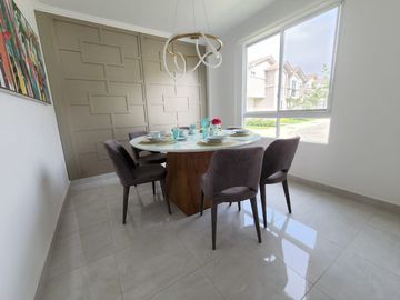 Venta de Casa 4 Dormitorios Etapa manantial/Casalaguna/ cerca Riocentro Dorado
