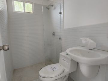 Venta de Casa 4 Dormitorios Etapa manantial/Casalaguna/ cerca Riocentro Dorado