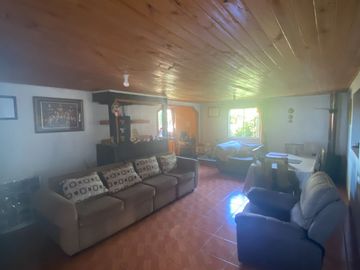 SE VENDE CASA CAMPO 5D 2B  TERRENO  EN SANTA RITA , PELARCO-TALCA.