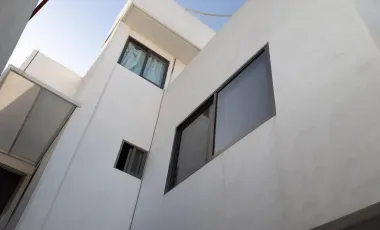 Casa Minimalista de 3 Pisos, 3 Recámaras, 5 Baños, Centro de Pachuca, Hidalgo.