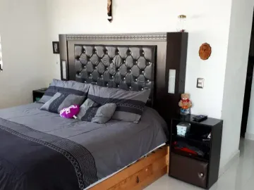Casa Minimalista de 3 Pisos, 3 Recámaras, 5 Baños, Centro de Pachuca, Hidalgo.