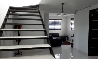 Casa Minimalista de 3 Pisos, 3 Recámaras, 5 Baños, Centro de Pachuca, Hidalgo.