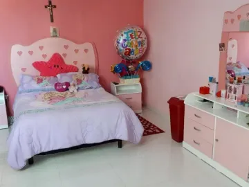 Casa Minimalista de 3 Pisos, 3 Recámaras, 5 Baños, Centro de Pachuca, Hidalgo.