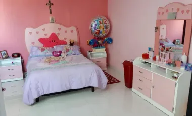 Casa Minimalista de 3 Pisos, 3 Recámaras, 5 Baños, Centro de Pachuca, Hidalgo.