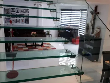 Casa Minimalista de 3 Pisos, 3 Recámaras, 5 Baños, Centro de Pachuca, Hidalgo.