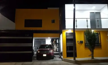 Casa Minimalista de 3 Pisos, 3 Recámaras, 5 Baños, Centro de Pachuca, Hidalgo.
