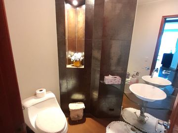 Se Vende Hermoso Departamento con Doble Vista Frente a Parque en Chacarilla