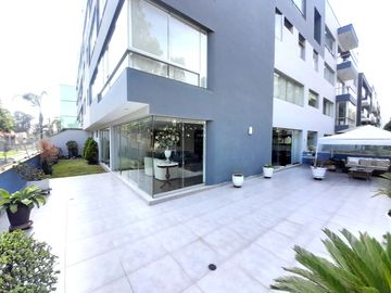Se Vende Hermoso Departamento con Doble Vista Frente a Parque en Chacarilla