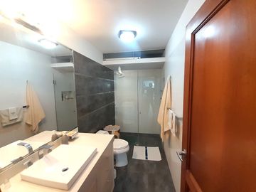 Se Vende Hermoso Departamento con Doble Vista Frente a Parque en Chacarilla