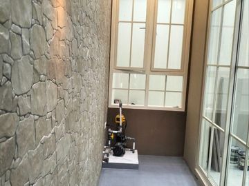 Rumah Baru Luxury Minimalis 2 Lantai Lokasi Jemursari Surabaya
